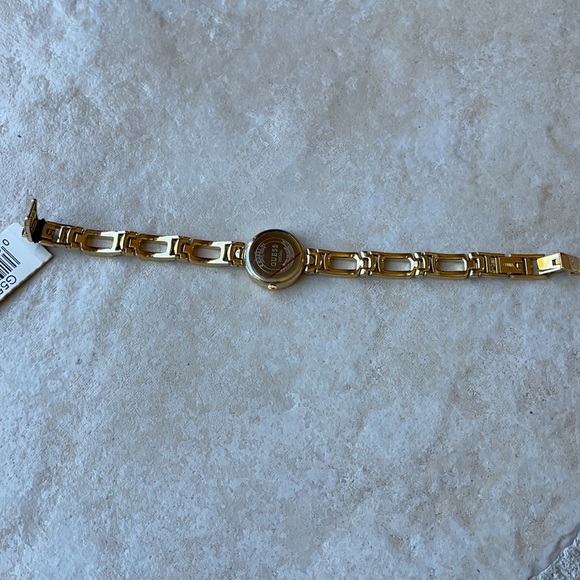 New Guess lady quartz w/box #G55358L - Picture 4 of 6